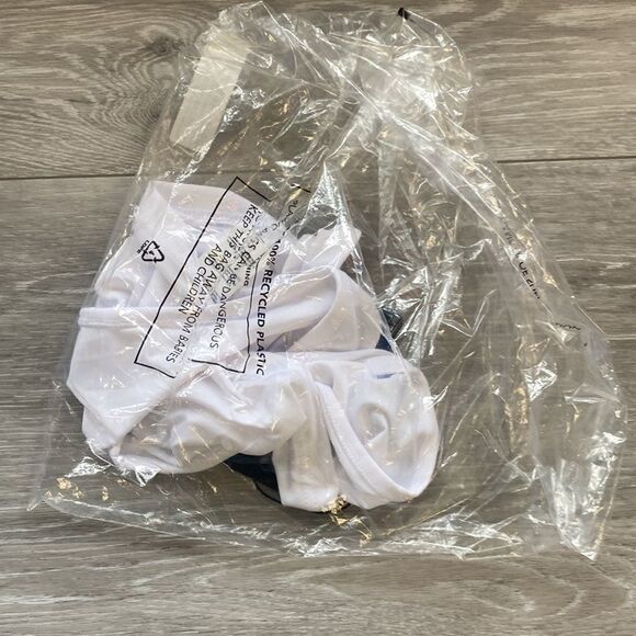 PRETTYLITTLETHINGS White Slinky Neck Halter‎ Top NWT IN PKG WHITE SIZE 4 - Picture 6 of 7